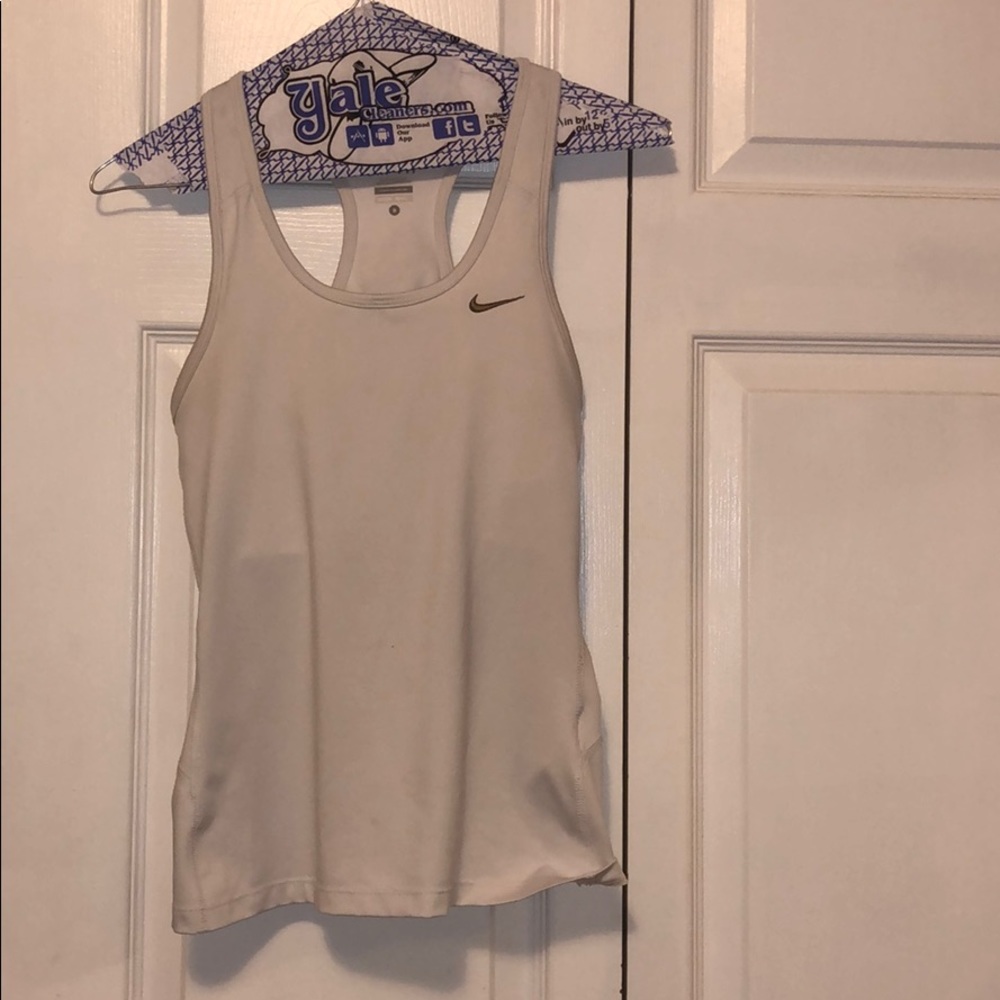 white nike razorback sports tank!!
